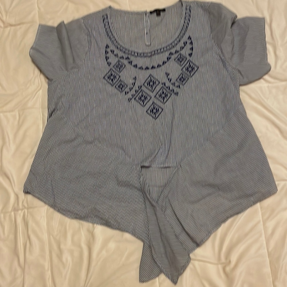 Lane Bryant cropped Tie front blouse